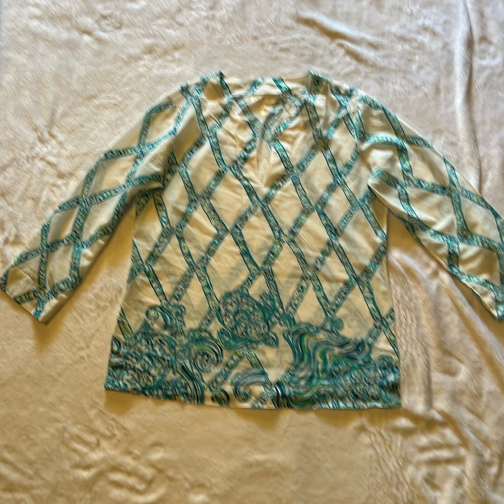 Women’s shirt